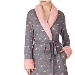 🦩ELLEN TRACY GREY/PINK FUZZY KNEE LENGTH FLAMINGO ROBE 🦩